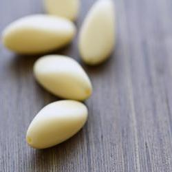 Vintage Ivory Teardrop Lucite Beads